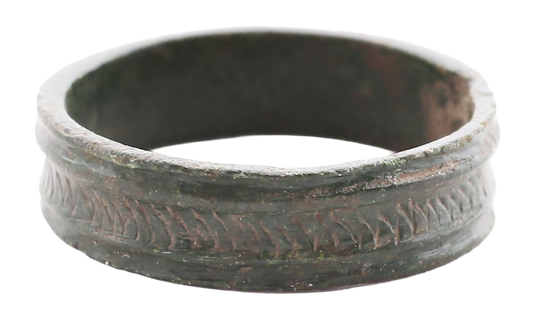 FINE VIKING WEDDING RING C.900-1050 AD, SIZE 7 ½ - Fagan Arms