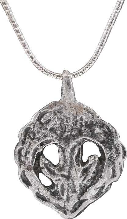 VIKING LUNAR PENDANT NECKLACE, LATE 11TH CENTURY - Fagan Arms