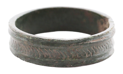 FINE VIKING WEDDING RING C.900-1050 AD, SIZE 7 ½ - Fagan Arms
