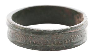 FINE VIKING WEDDING RING C.900-1050 AD, SIZE 7 ½ - Fagan Arms